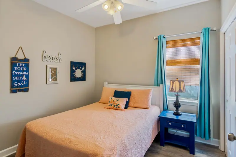 Bedroom 3 at Dolphin View A: Double bed