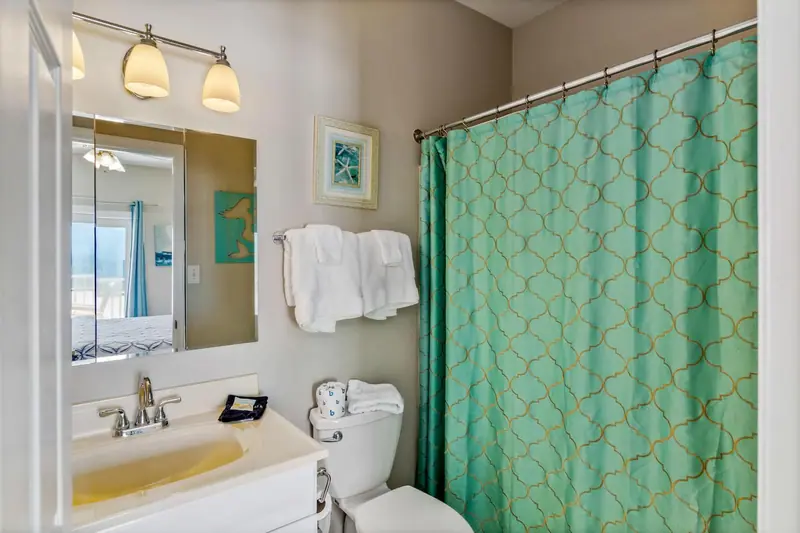 Full bathroom 2, Dolphin View A