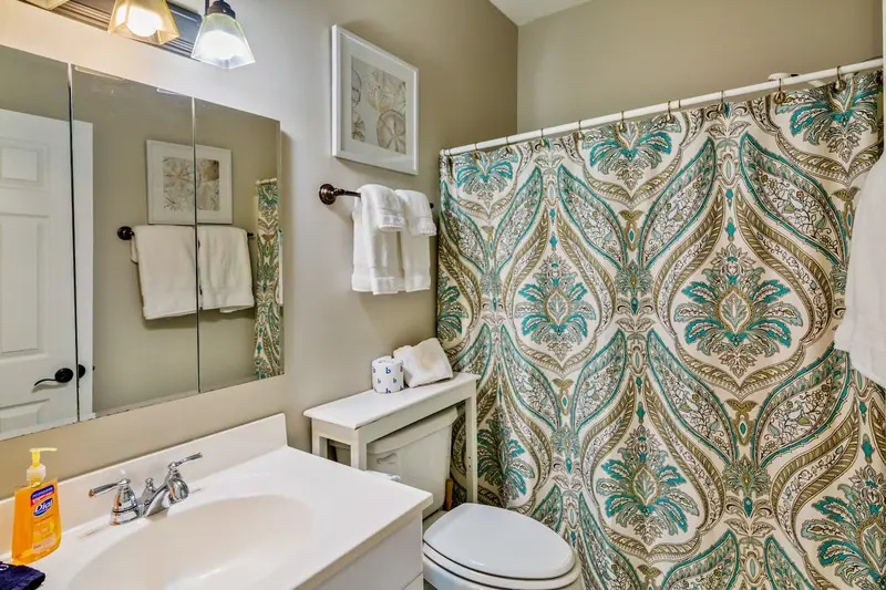 Full bathroom 2, Dolphin View B