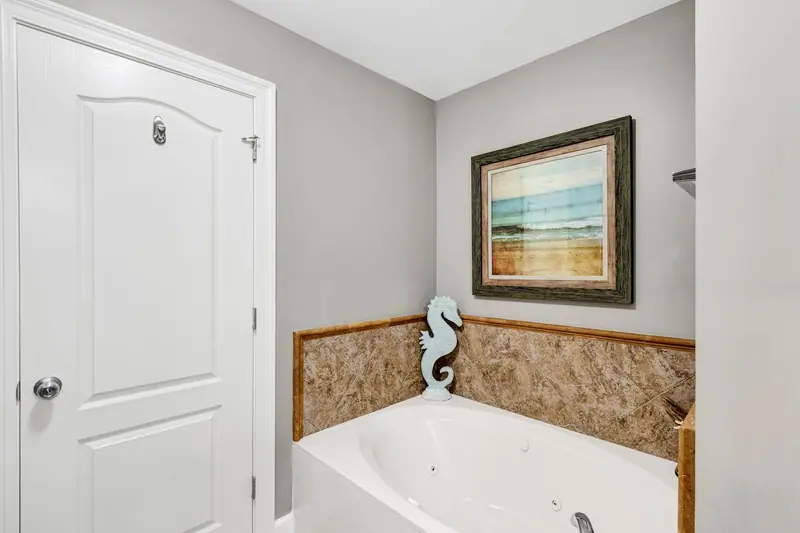 Bathroom, Oasis Unit 2201