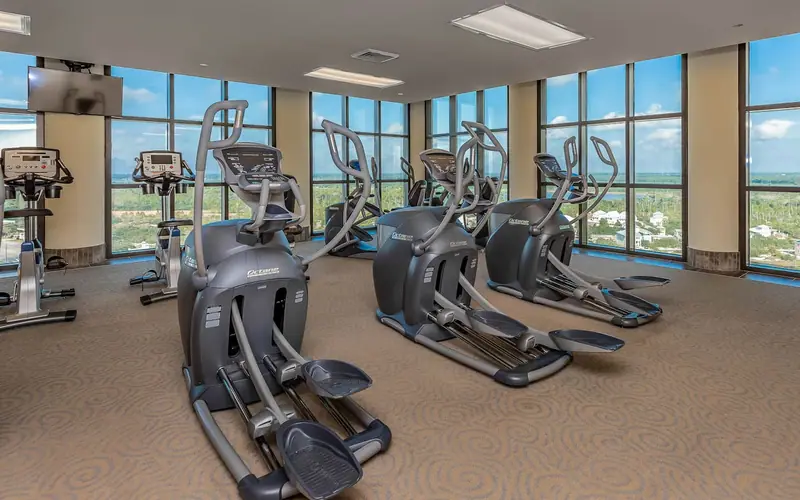 Fitness center, Oasis Unit 2201
